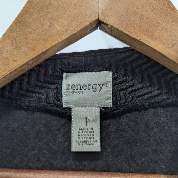 Chicos Zenergy Jacket Womens Medium 1 Black White Textured Knit Zip - Picture 3 of 13